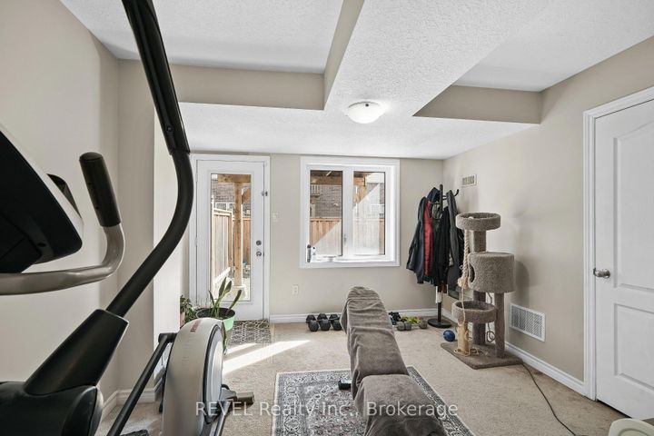 Photo 6 at 7 DORCHESTER Terrace, Stoney Creek Mountain, Hamilton