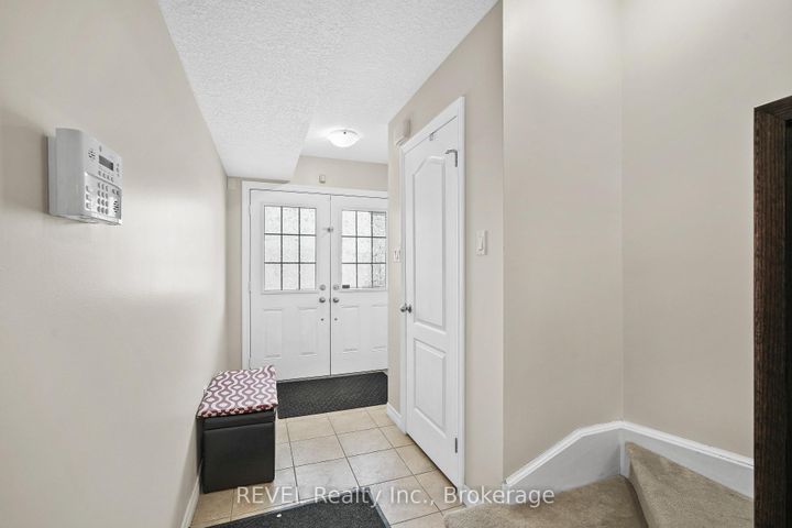 Photo 8 at 7 DORCHESTER Terrace, Stoney Creek Mountain, Hamilton