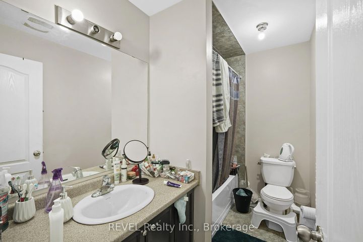 Photo 17 at 7 DORCHESTER Terrace, Stoney Creek Mountain, Hamilton