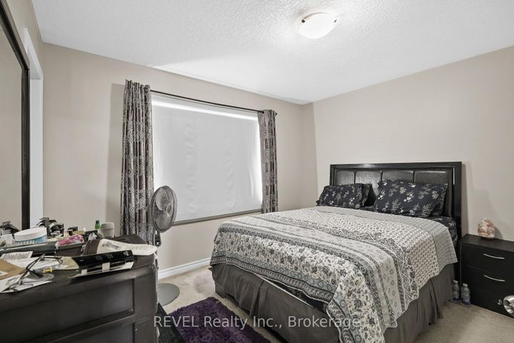 Photo 19 at 7 DORCHESTER Terrace, Stoney Creek Mountain, Hamilton
