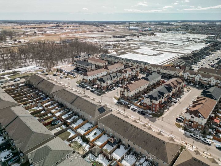 Photo 21 at 7 DORCHESTER Terrace, Stoney Creek Mountain, Hamilton