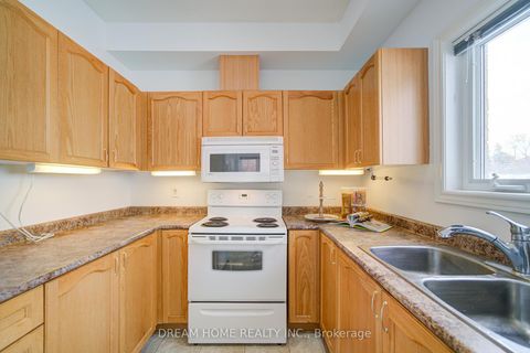 Photo 13 at 208 Tom Taylor Crescent, Summerhill Estates, Newmarket