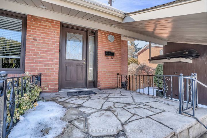 Photo 2 at 142 Three Valleys Drive, Donalda, Toronto