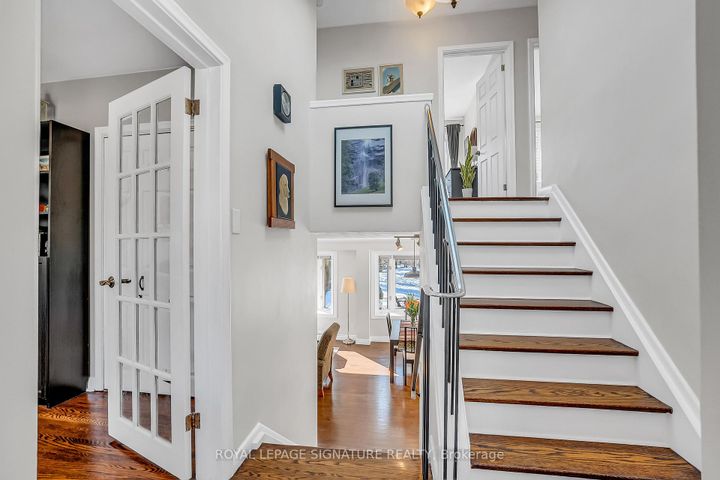 Photo 4 at 142 Three Valleys Drive, Donalda, Toronto