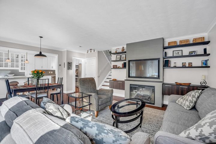 Photo 11 at 142 Three Valleys Drive, Donalda, Toronto