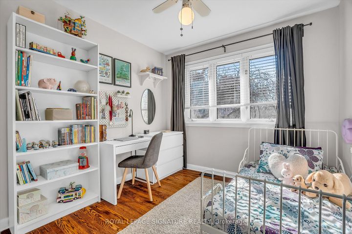 Photo 27 at 142 Three Valleys Drive, Donalda, Toronto