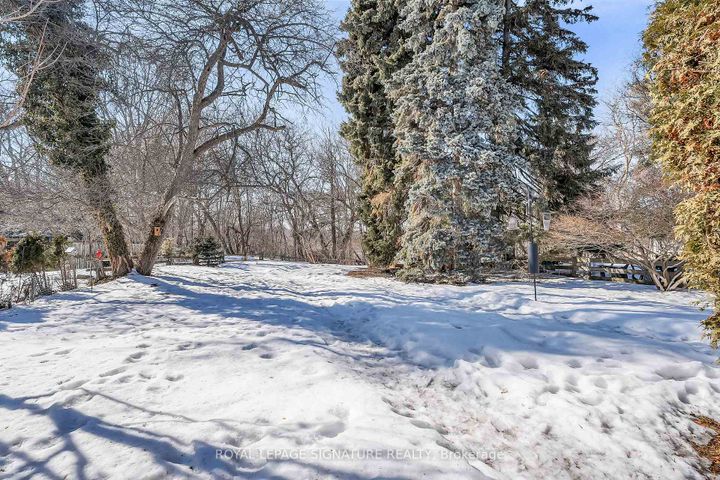 Photo 42 at 142 Three Valleys Drive, Donalda, Toronto