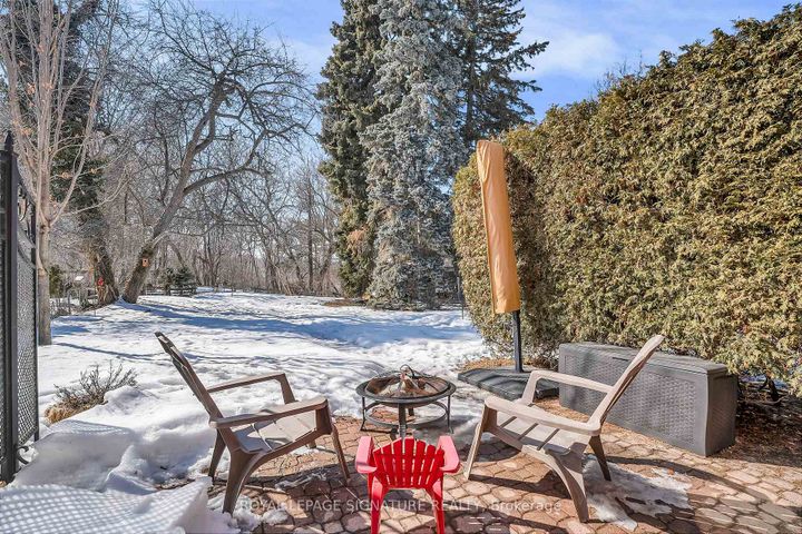 Photo 45 at 142 Three Valleys Drive, Donalda, Toronto