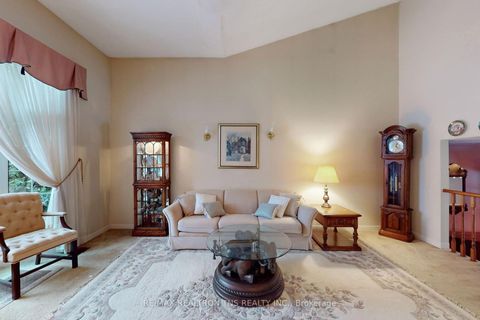 Photo 5 at 38 Gilbank Drive, Aurora Heights, Aurora