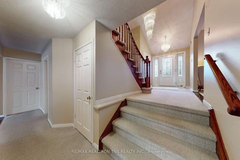 Photo 10 at 38 Gilbank Drive, Aurora Heights, Aurora