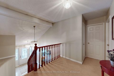 Photo 26 at 38 Gilbank Drive, Aurora Heights, Aurora