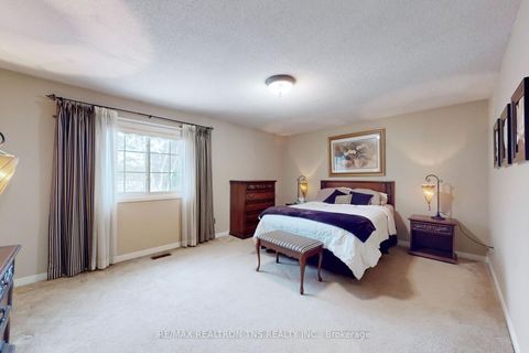 Photo 27 at 38 Gilbank Drive, Aurora Heights, Aurora