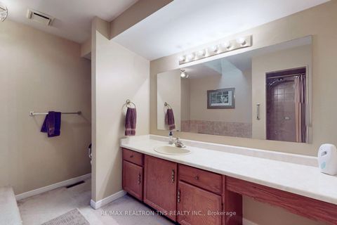 Photo 31 at 38 Gilbank Drive, Aurora Heights, Aurora