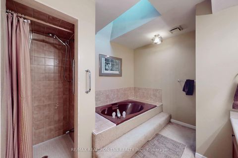 Photo 32 at 38 Gilbank Drive, Aurora Heights, Aurora