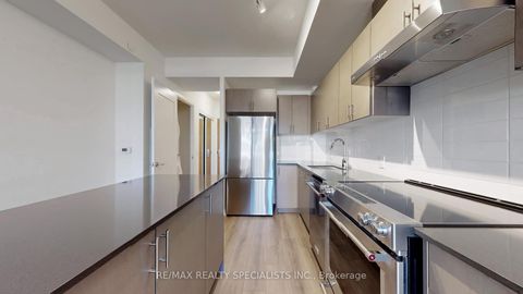 Photo 18 at 334 - 8960 JANE Street, Vellore Village, Vaughan