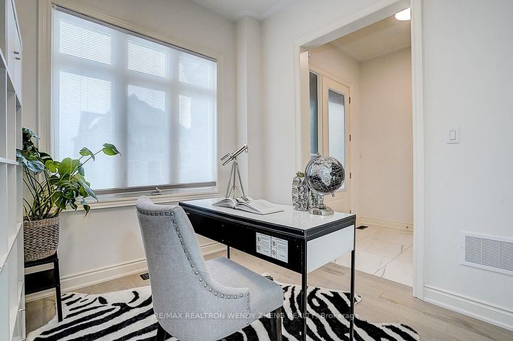 Photo 1 at 72 Current Drive, Rural Richmond Hill, Richmond Hill