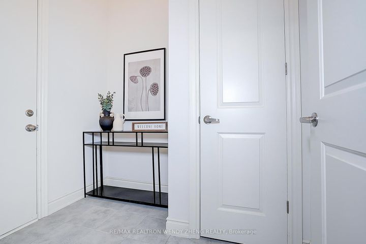 Photo 2 at 72 Current Drive, Rural Richmond Hill, Richmond Hill