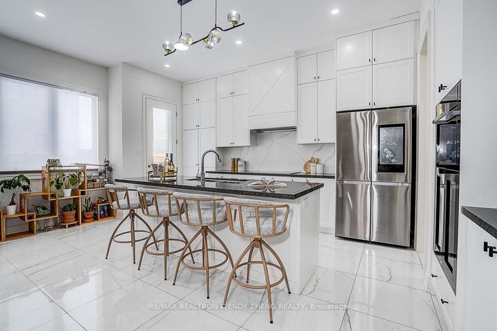 Photo 14 at 72 Current Drive, Rural Richmond Hill, Richmond Hill