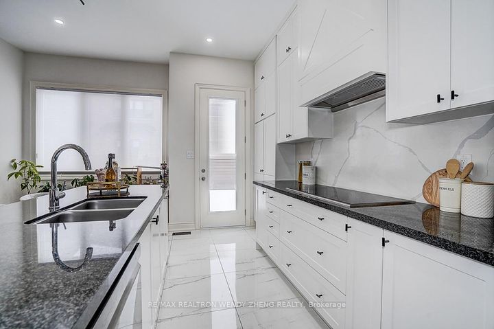 Photo 19 at 72 Current Drive, Rural Richmond Hill, Richmond Hill