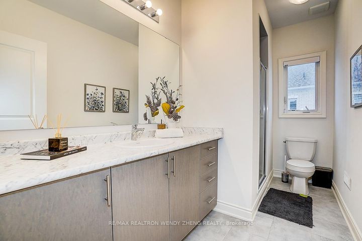 Photo 33 at 72 Current Drive, Rural Richmond Hill, Richmond Hill