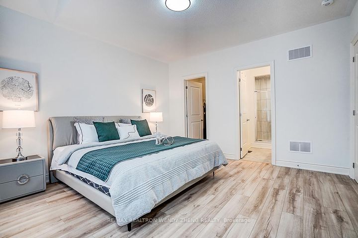 Photo 36 at 72 Current Drive, Rural Richmond Hill, Richmond Hill