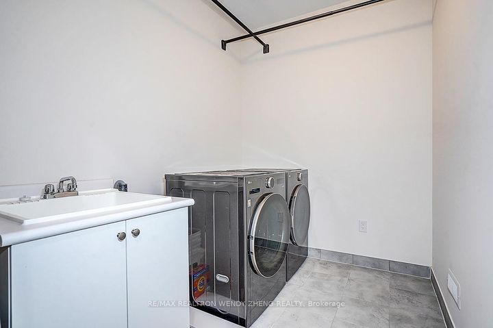 Photo 41 at 72 Current Drive, Rural Richmond Hill, Richmond Hill