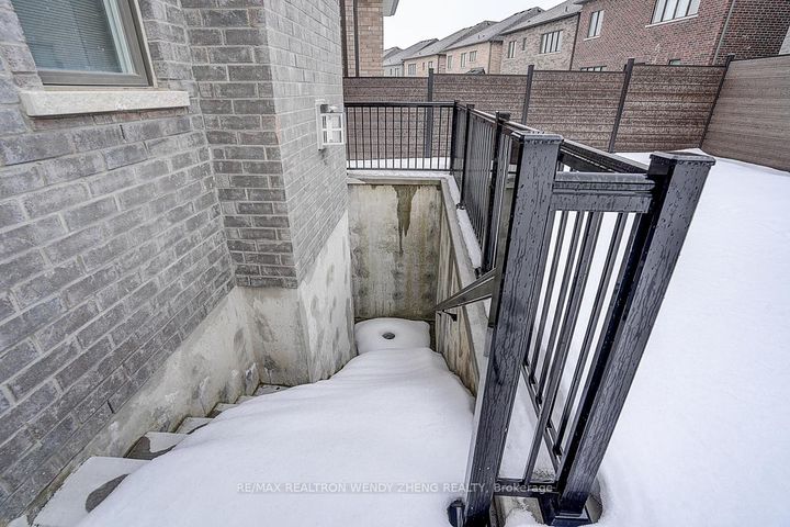 Photo 44 at 72 Current Drive, Rural Richmond Hill, Richmond Hill