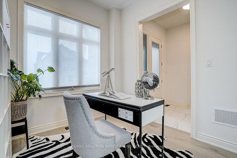 Photo 1 at 72 Current Drive, Rural Richmond Hill, Richmond Hill