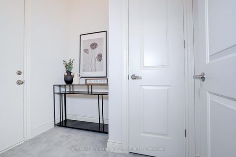 Photo 2 at 72 Current Drive, Rural Richmond Hill, Richmond Hill