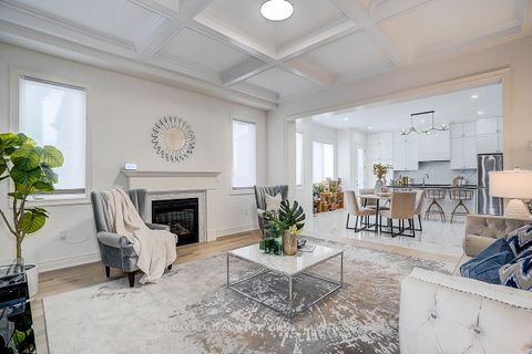 Photo 5 at 72 Current Drive, Rural Richmond Hill, Richmond Hill