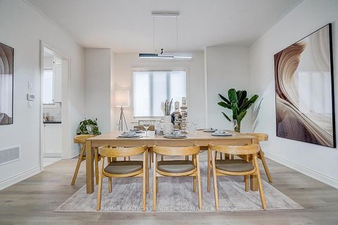 Photo 12 at 72 Current Drive, Rural Richmond Hill, Richmond Hill