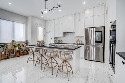 Photo 14 at 72 Current Drive, Rural Richmond Hill, Richmond Hill