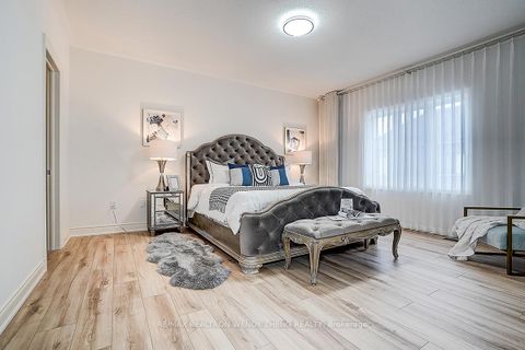 Photo 24 at 72 Current Drive, Rural Richmond Hill, Richmond Hill