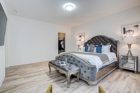 Photo 26 at 72 Current Drive, Rural Richmond Hill, Richmond Hill