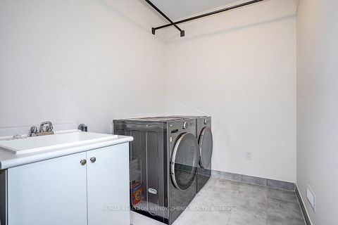 Photo 41 at 72 Current Drive, Rural Richmond Hill, Richmond Hill