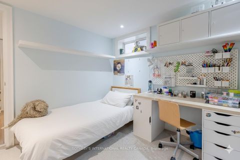 Photo 17 at 412 Wellesley Street E, South St. James Town, Toronto