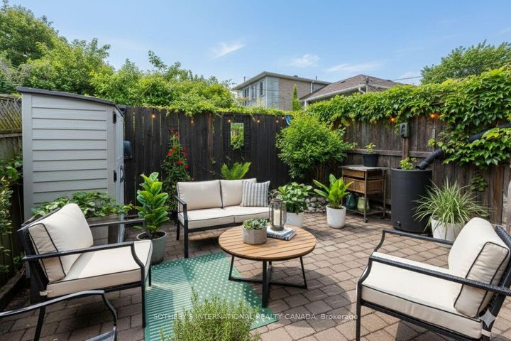 Photo 9 at 412 Wellesley Street E, South St. James Town, Toronto