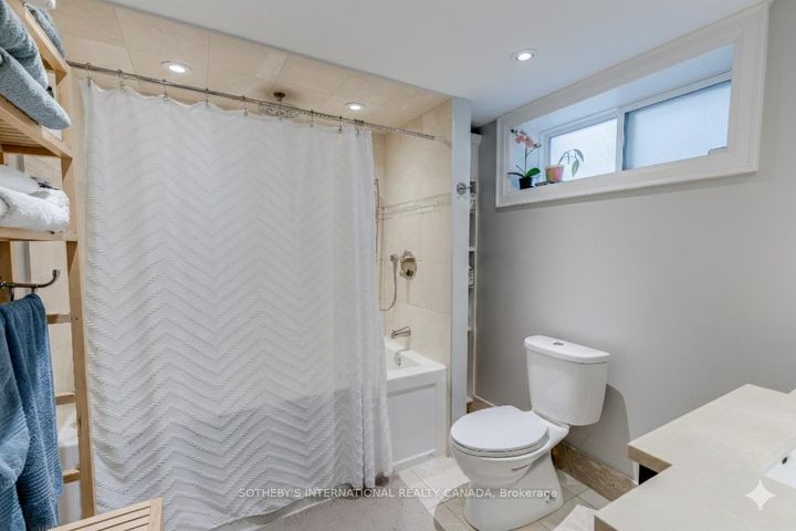 Photo 15 at 412 Wellesley Street E, South St. James Town, Toronto