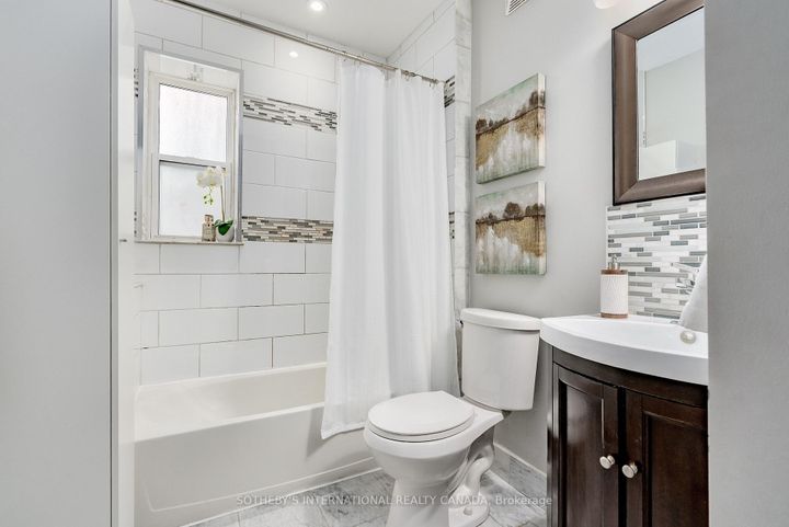 Photo 33 at 412 Wellesley Street E, South St. James Town, Toronto