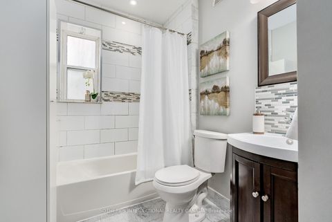 Photo 33 at 412 Wellesley Street E, South St. James Town, Toronto