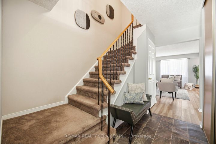 Photo 22 at 16 Ferri Crescent, Heart Lake West, Brampton