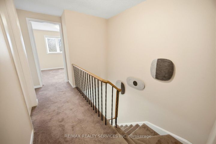 Photo 23 at 16 Ferri Crescent, Heart Lake West, Brampton