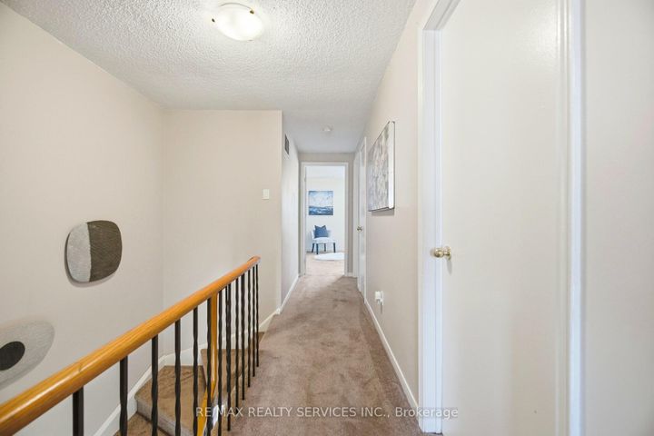Photo 24 at 16 Ferri Crescent, Heart Lake West, Brampton