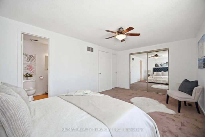 Photo 27 at 16 Ferri Crescent, Heart Lake West, Brampton