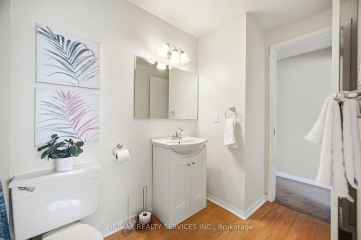 Photo 28 at 16 Ferri Crescent, Heart Lake West, Brampton