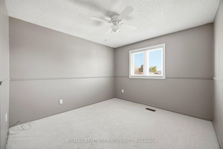 Photo 31 at 16 Ferri Crescent, Heart Lake West, Brampton