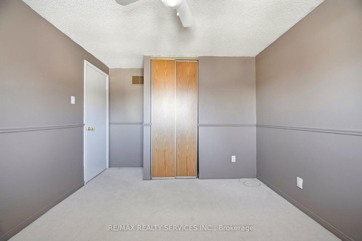 Photo 32 at 16 Ferri Crescent, Heart Lake West, Brampton