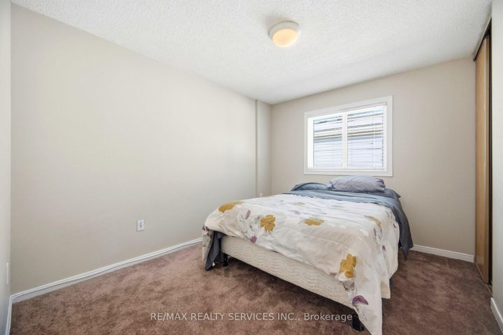 Photo 35 at 16 Ferri Crescent, Heart Lake West, Brampton