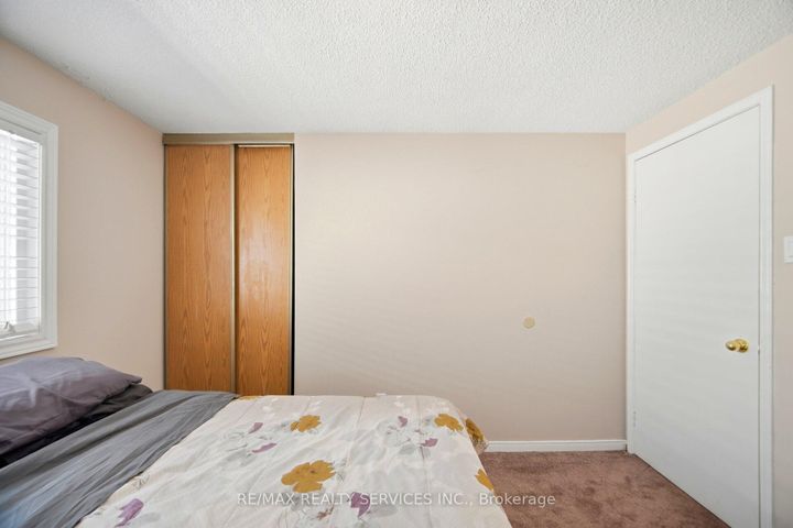 Photo 36 at 16 Ferri Crescent, Heart Lake West, Brampton