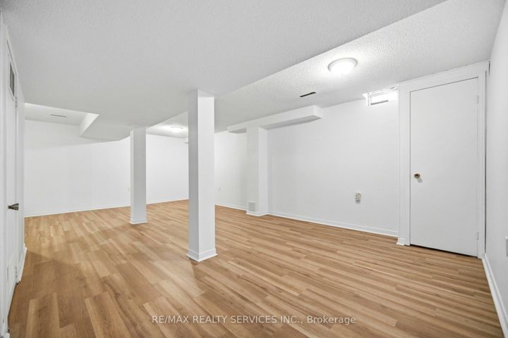 Photo 39 at 16 Ferri Crescent, Heart Lake West, Brampton